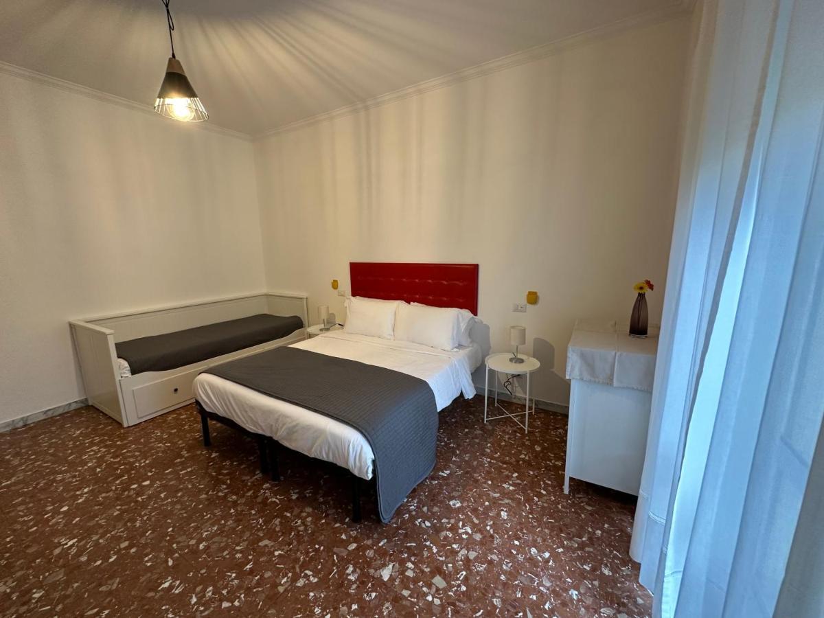 Galleria Frascati Rooms And Apartment Buitenkant foto