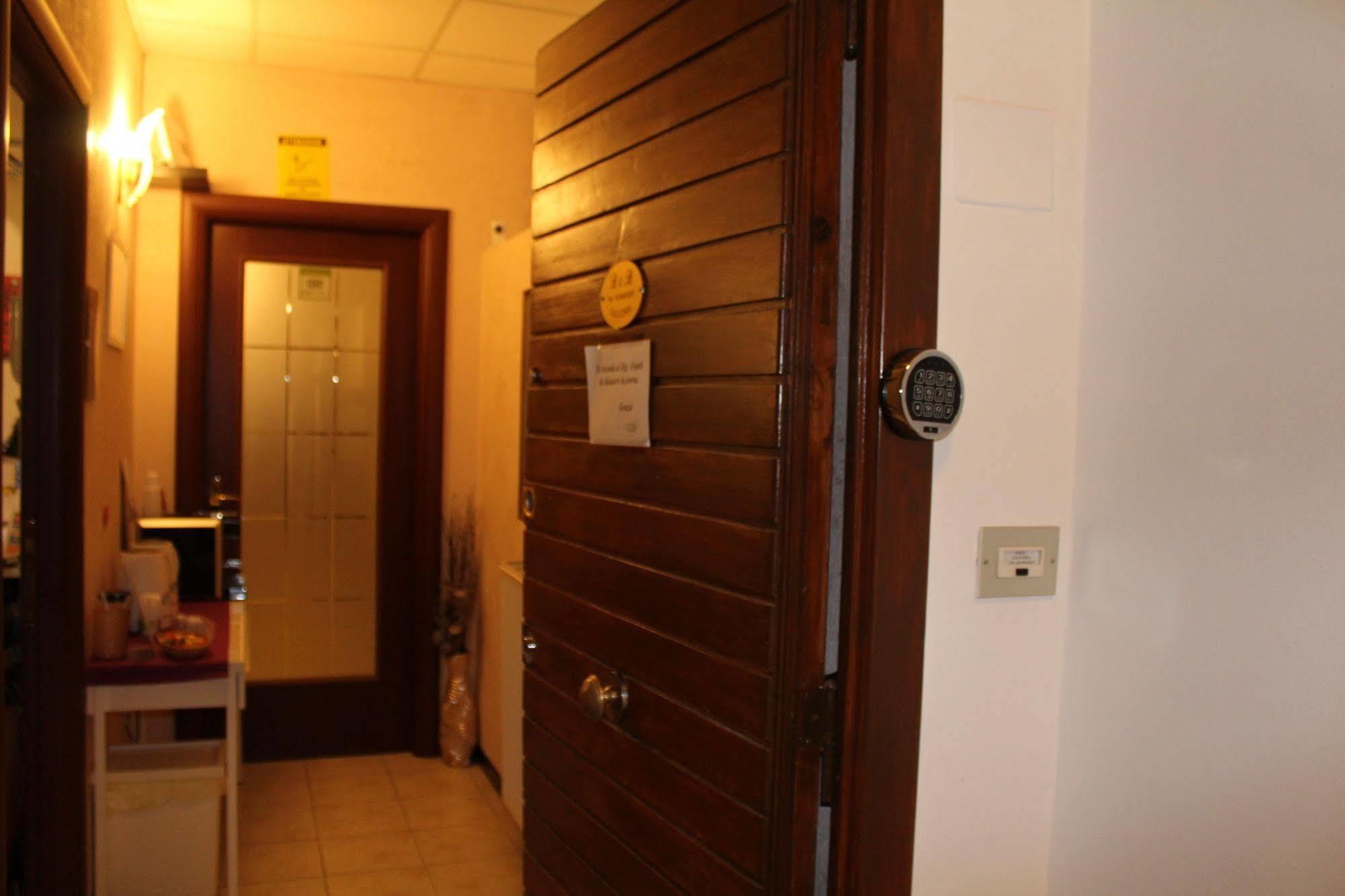 Galleria Frascati Rooms And Apartment Buitenkant foto