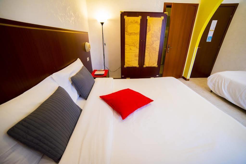 Galleria Frascati Rooms And Apartment Buitenkant foto